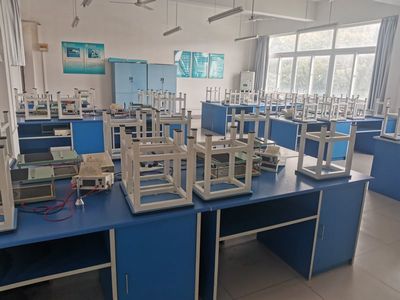 數理與金融學院開展實驗室及辦公室安全大檢查，筑牢教學科研安全防線